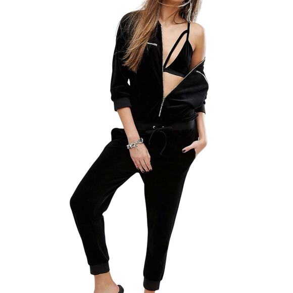Juicy Couture - BLACK LABEL - SMALL WOMENS JUMP SUIT BLACK VELOUR - Picture 1 of 5